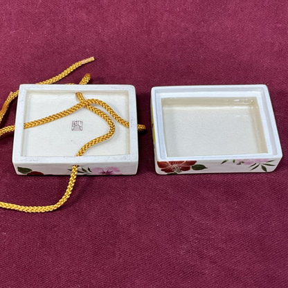 【鹿児島】繪付工房秋月窯 玉手箱 首飾盒（八角彫寶盡金彩 / 溫暖花）